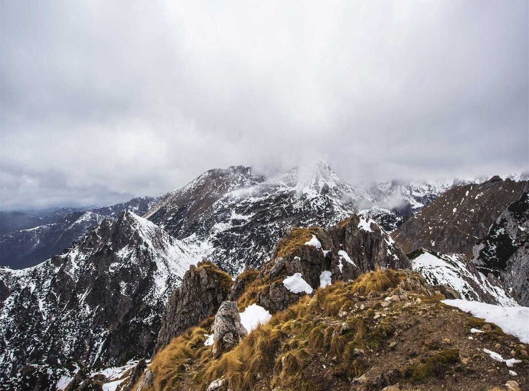 Context is Key: How to Tell the Difference